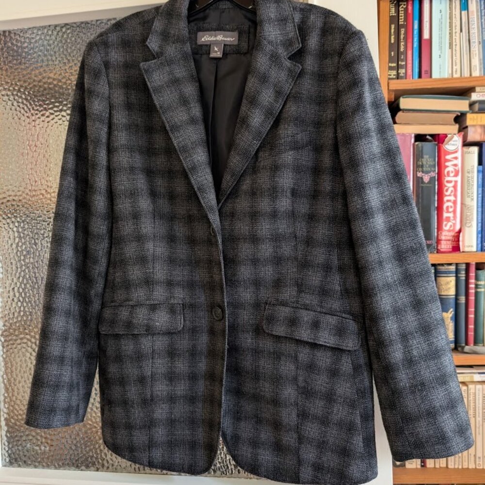 Classic Eddie Bauer Wool Blend Blazer Women's Jacket, Looks good in any season.